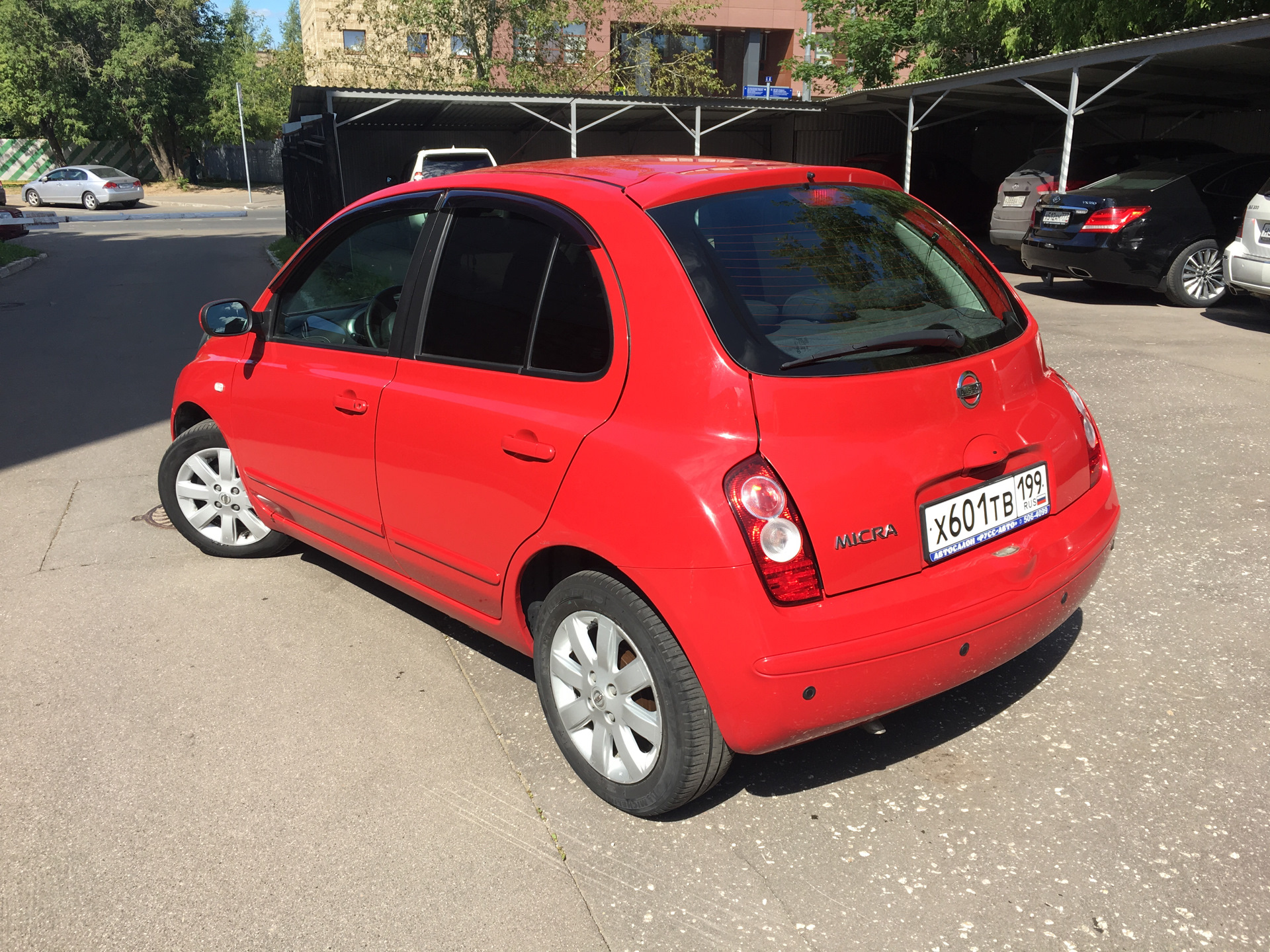 Nissan micra 1.4. Nissan Micra 2009. Микра 1.4 автомат. Ниссан Микра 1.4 автомат. Ниссан Микра красный.