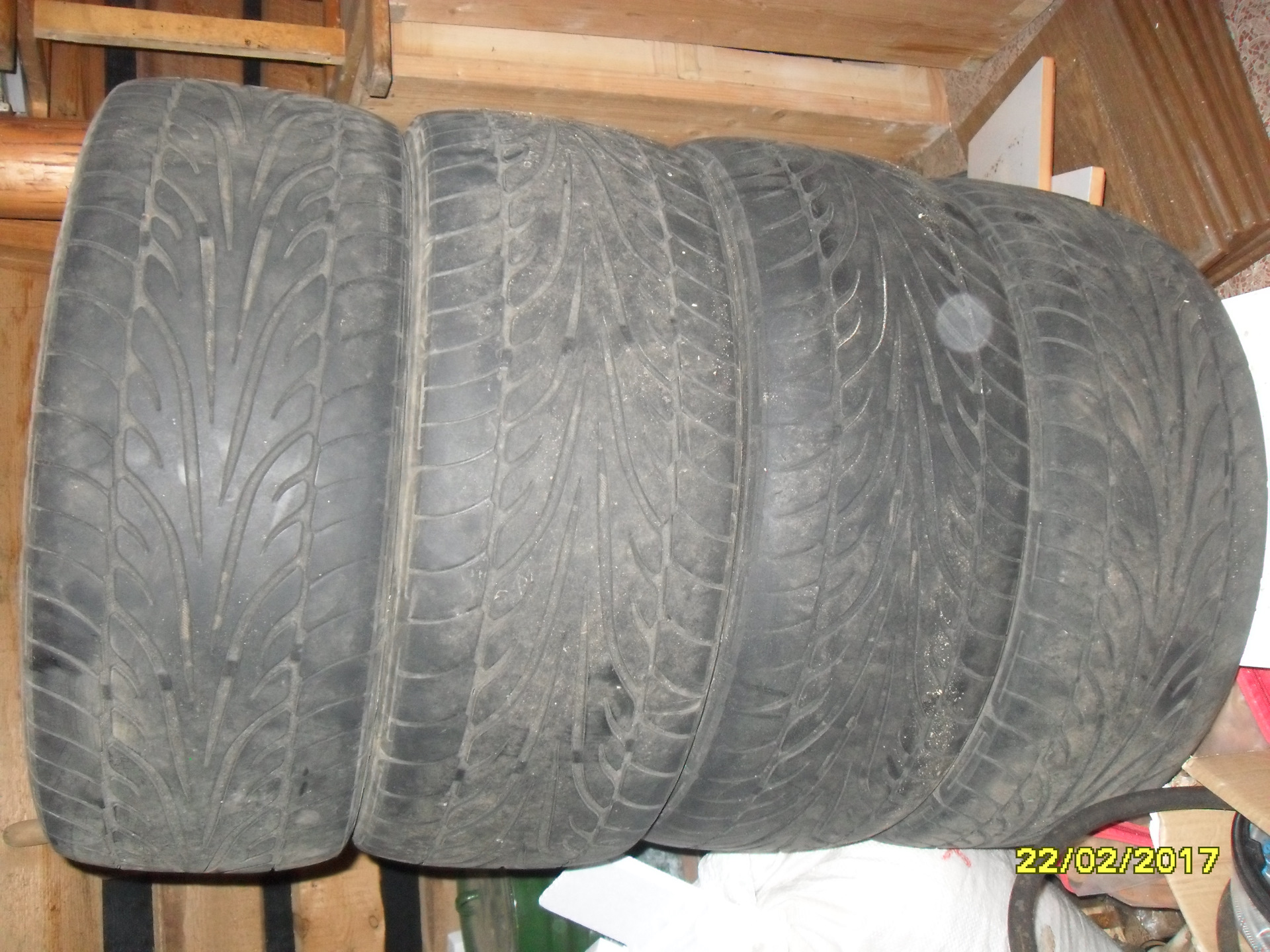Продам летнюю резину Dunlop 215/45 R17 — Volkswagen Passat B3, 1,8 л ...