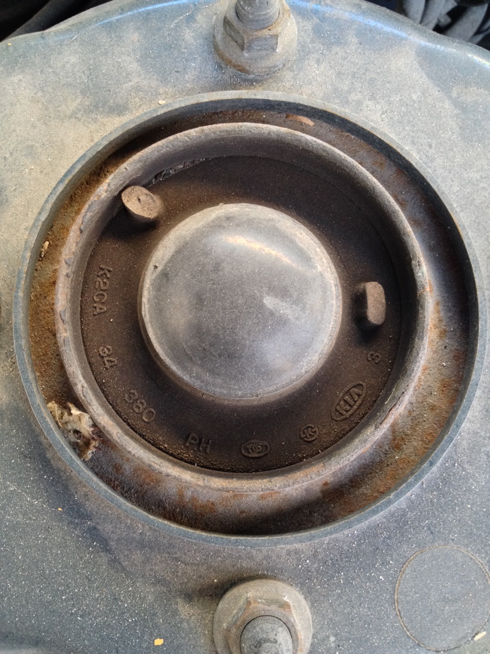 опоры передних амортизаторных стоек — Mazda 626 IV (GE), 2 л, 1992 года ...