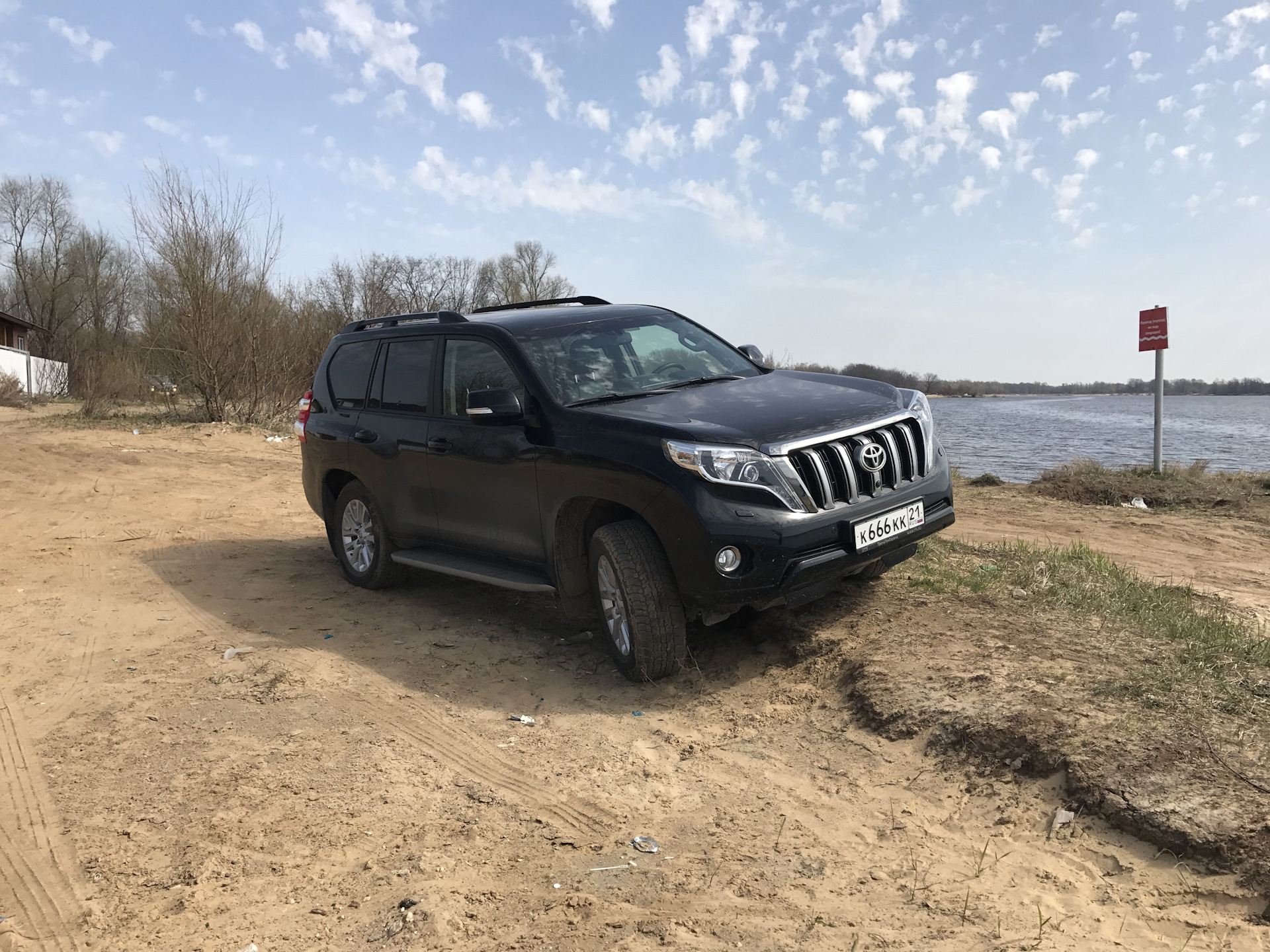 Дром ленд крузер. Land Cruiser Prado 150. Тойота ленд Крузер Прадо 2. Land Cruiser Prado 150 чёрный Drive. Toyota Land Cruiser Prado 150 черный дром.