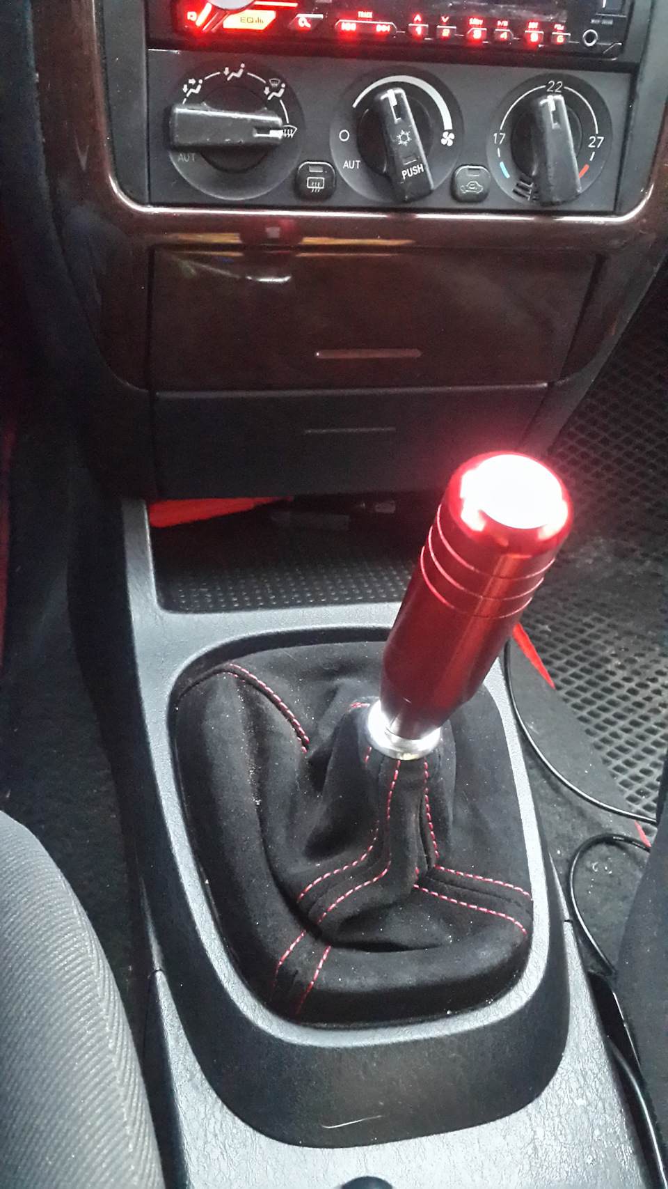 Как снять ручку кпп mitsubishi carisma Новая ручка кпп - Mitsubishi Carisma, 1,8 л, 2000 года аксессуары DRIVE2