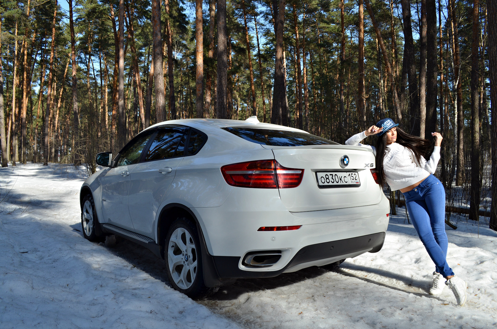 BMW x6 в снегу