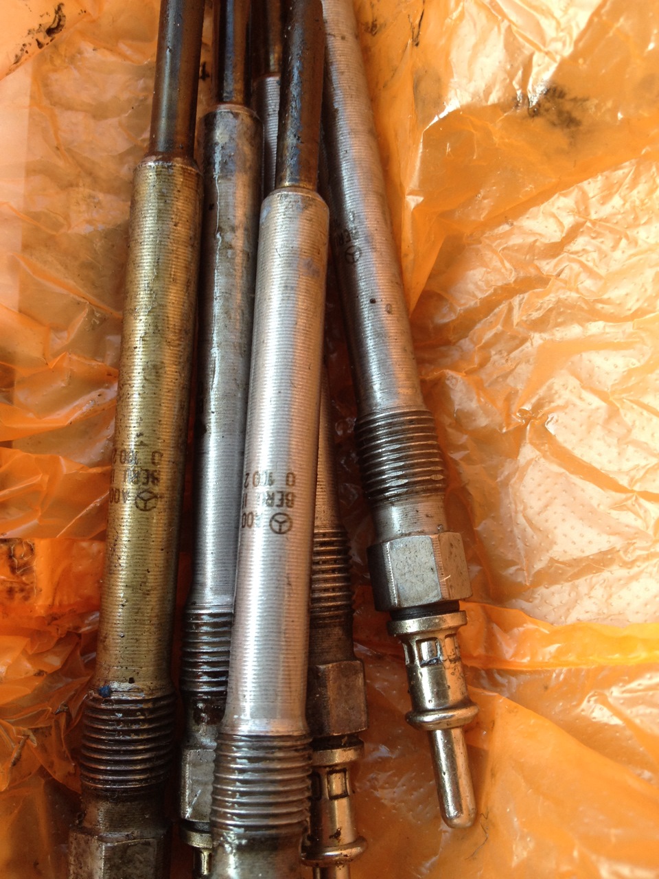 Замена свечей — Mercedes-Benz Sprinter (1G), 2,7 л, 2004 года | своими ...