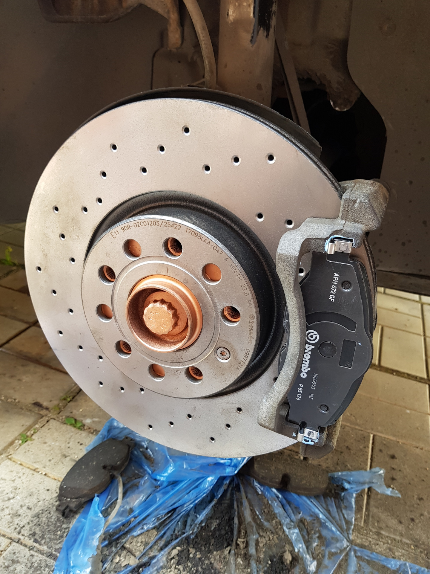 Тормозной диск skoda octavia a7. BREMBO 0997721x. BREMBO 0997721x диск тормозной. Тормозные диски Шкода Октавия. Тормозные диски Шкода Октавия а7 1.8 с перфорацией.