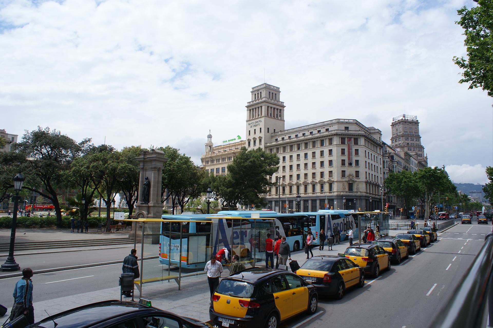 We can a car in barcelona