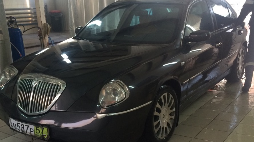 lancia thesis 3.0 v6 review lancia thesis 3.0 v6 review