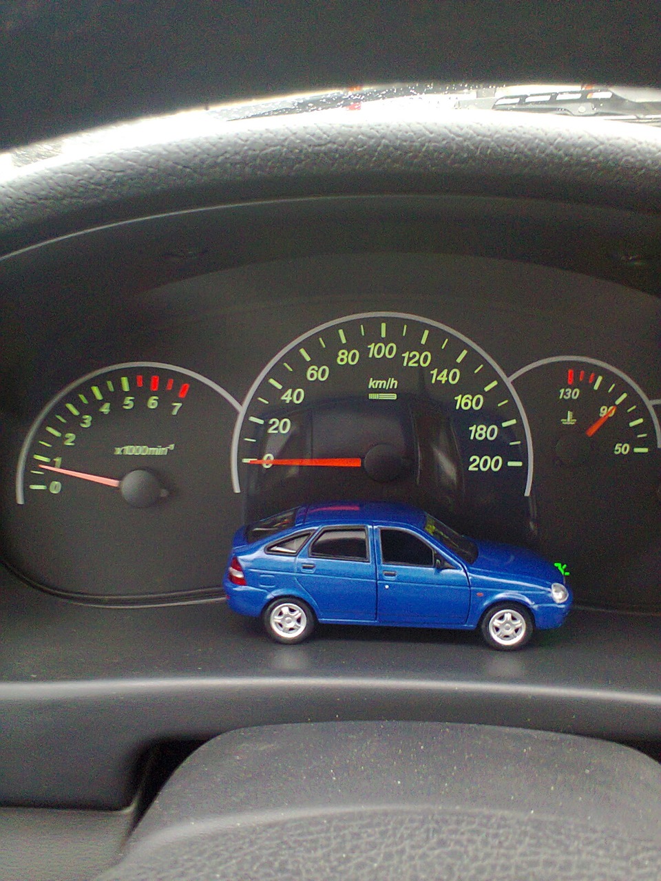 Купил еще одну Приору в размере 1:46 — Lada Приора хэтчбек, 0,5 л, 2011 ...