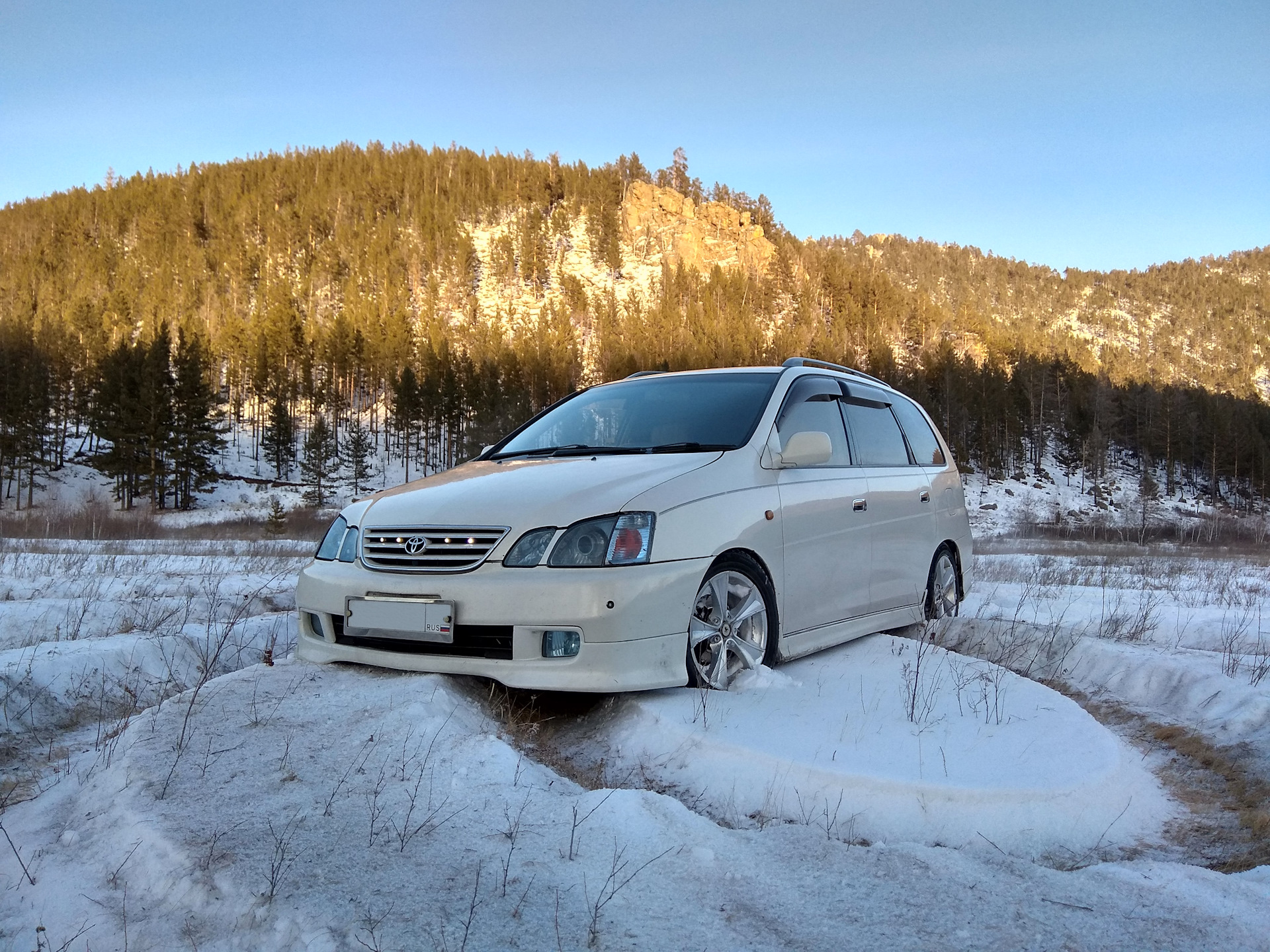 Тойота гаи. Toyota Gaia тонировка. Ниссан Гайя. Тойота Гайя тюнингованная. Обвес Тойота Гайя.