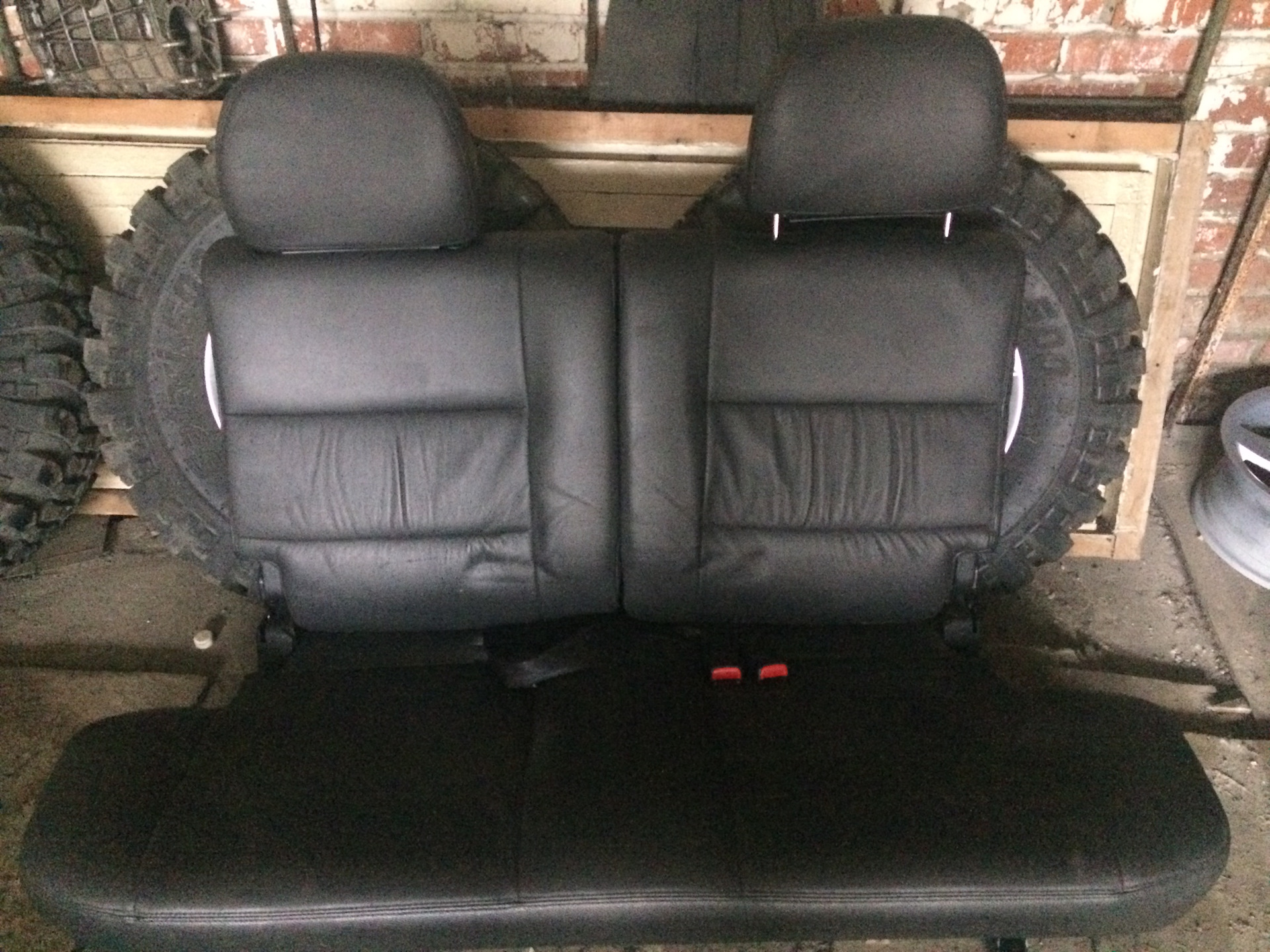 Сиденья хендай соната 5. Сиденье для хендай акцент тагаз переднее. Сиденье переднее акцент 1998. Соната ef кресло в сиденье. Сиденье тагаз тагер 2009.