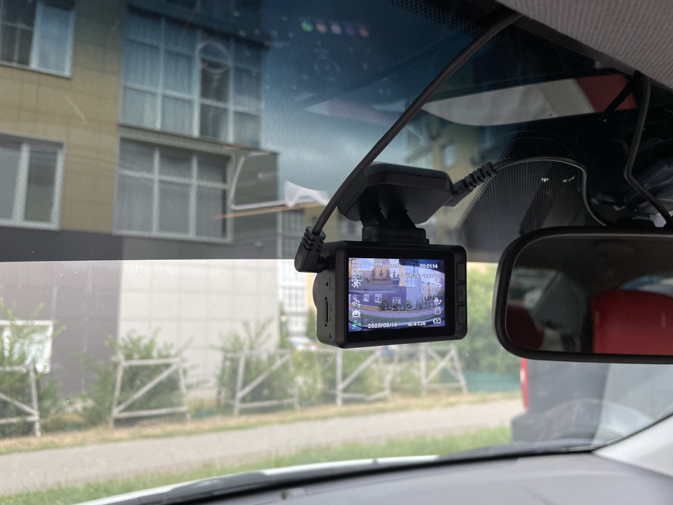 Вид и работа с двумя подключенными камерами — KIA Rio (3G). Запчасти на фото: 00441B