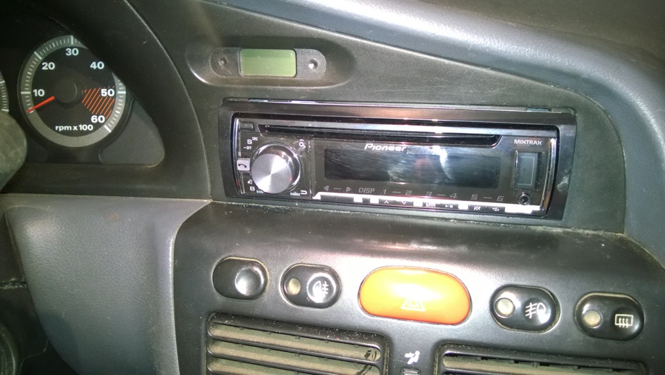 Магнитола таки поселилась у меня в машине :) — DRIVE2