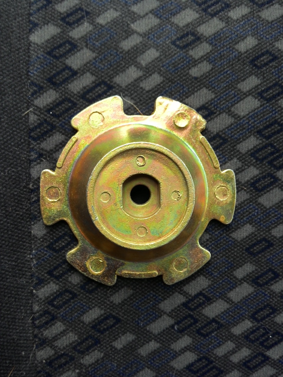 чистка дросселя и замена сеточки бензонасоса — Lada Приора хэтчбек, 1,6 ...