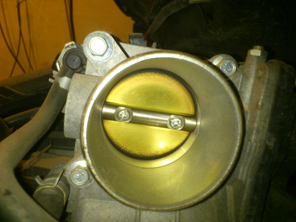 Чистка дроссельной заслонки — Nissan Tiida (1G), 1,6 л, 2008 года ...
