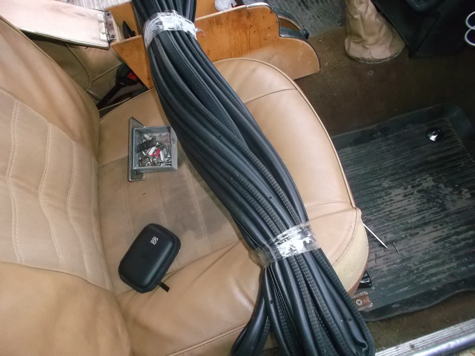 Замена Уплотнительных резинок дверей — Lada 2103, 1,5 л, 1981 года ...