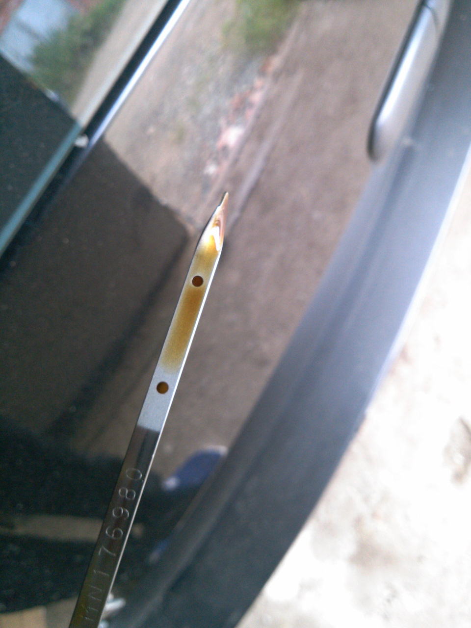 Долил масло в двигатель — Mitsubishi Colt VI, 1,3 л, 2006 года ...