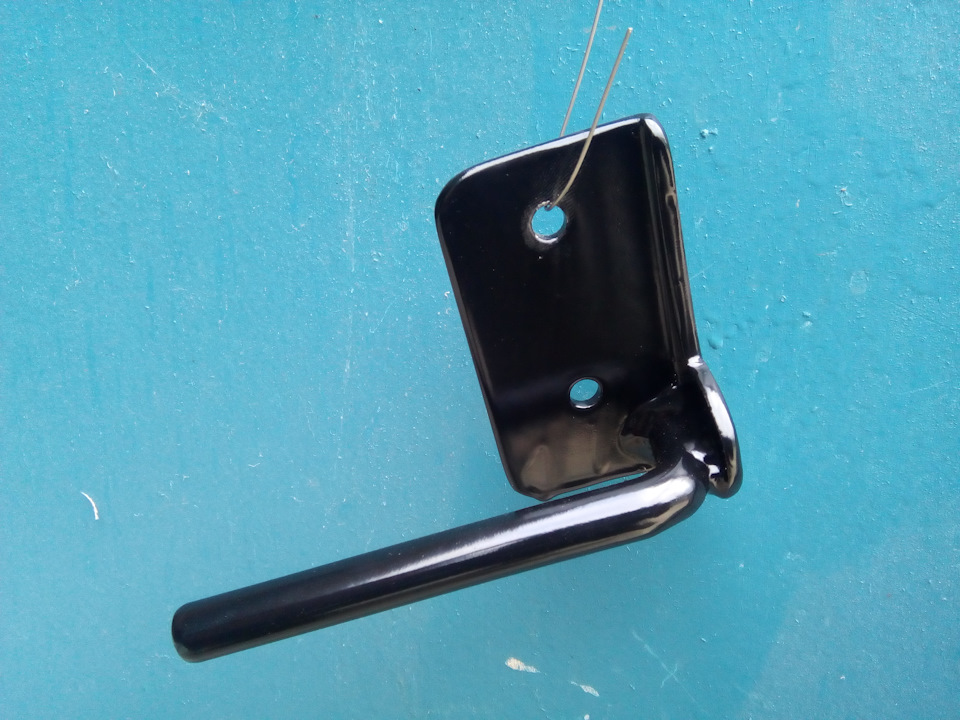 Пруток диаметром 12 мм., кусок уголка 50мм. на 50мм., сварка, — Subaru Forester (SJ)