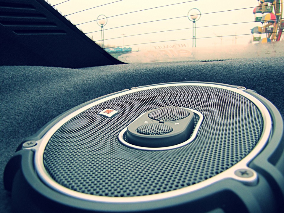 Блины JBL GTO 938 max 300W 16см. — Renault Logan (1G), 1,4 л, 2011 года ...
