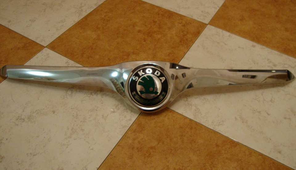 Подготовка к покраске (накладки капота и заглушки омывателя фар ...