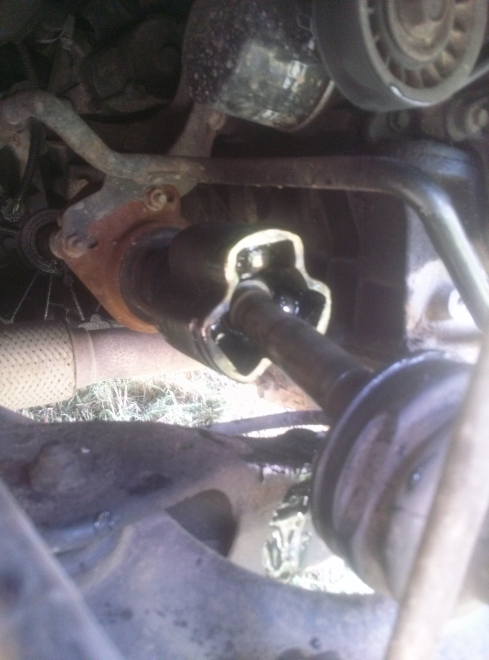 Вибрация по кузову при разгоне. — Ford Mondeo II, 1,8 л, 2000 года ...