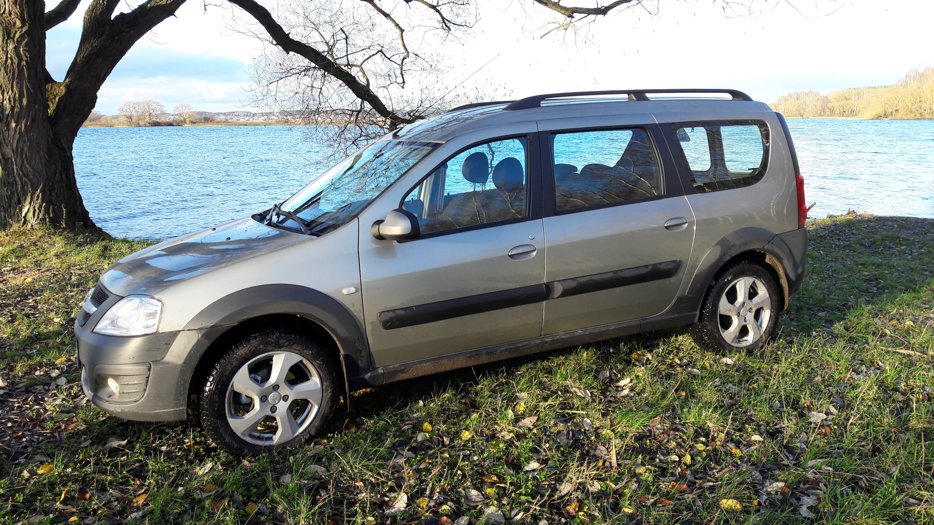 Lada Largus Cross 1.6 бензиновый 2017 | 