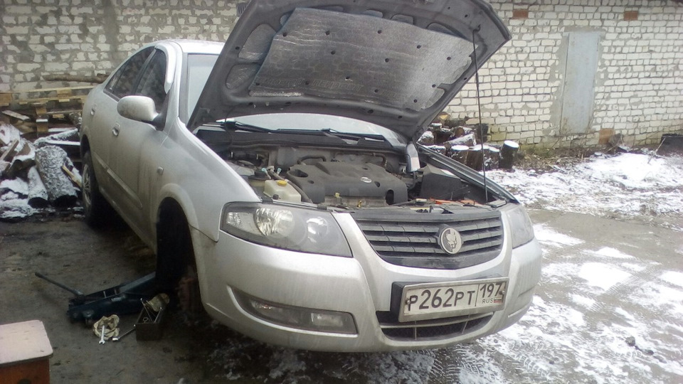 Замена резинок суппорта — Nissan Almera Classic (B10), 1,6 л, 2011 года ...