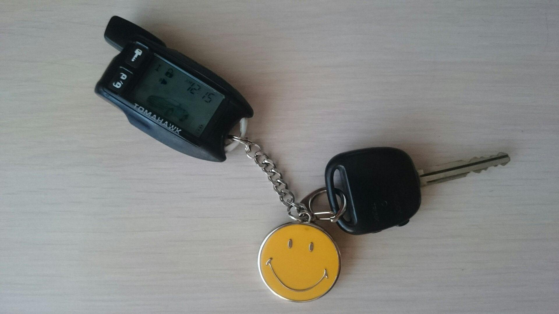 брелок с экранчиком