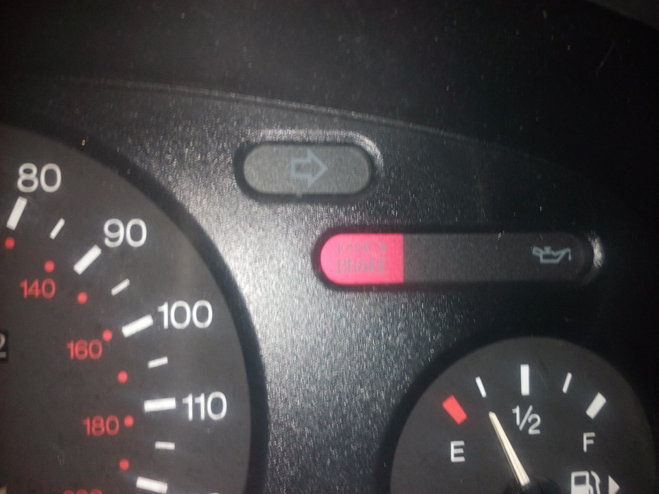 Потек тормозной цилиндр :( — Ford Contour, 2 л, 1996 года | поломка ...