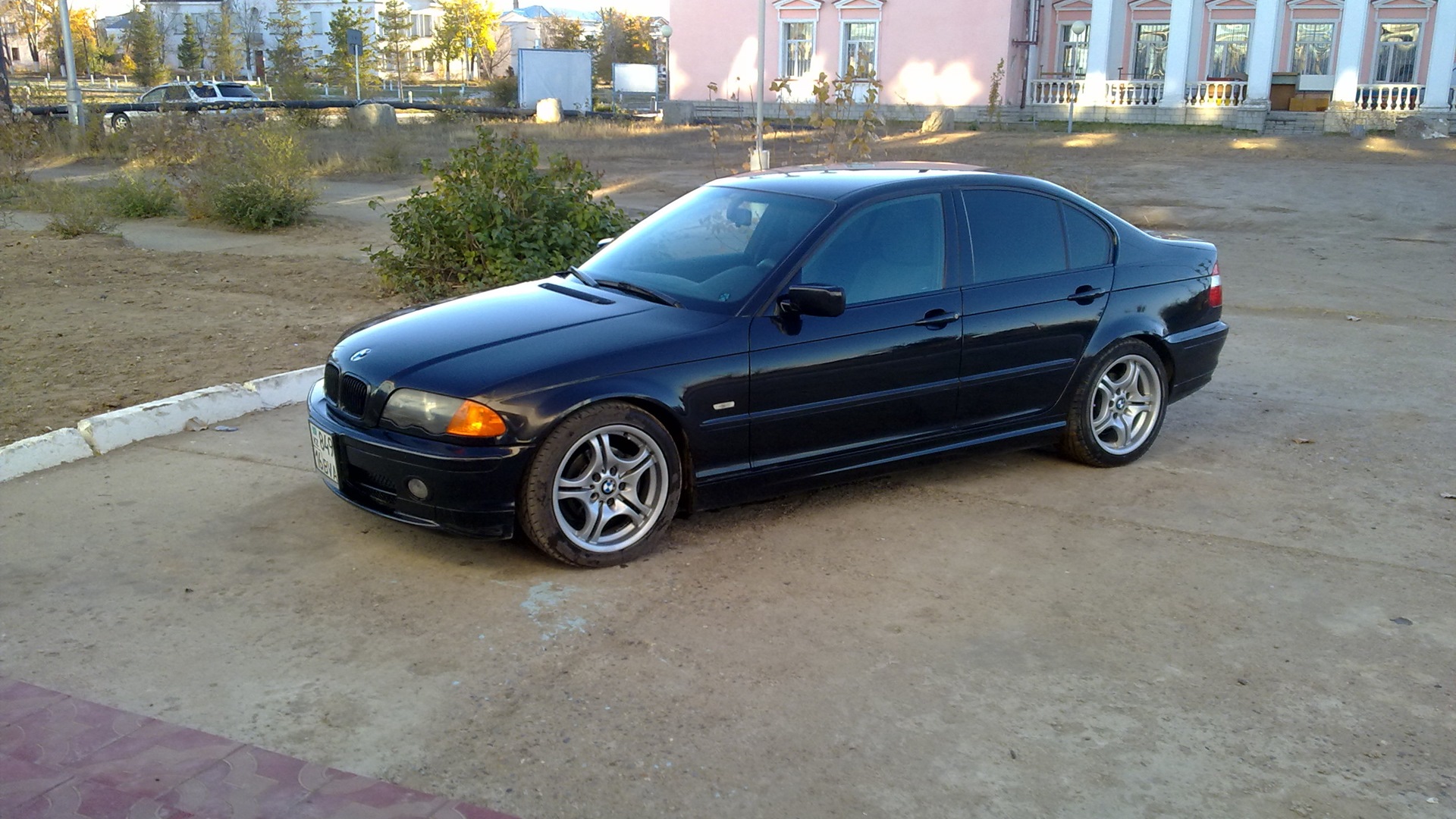 BMW 3 series (E46) 2.2 бензиновый 2001 | чёрная тройка на DRIVE2