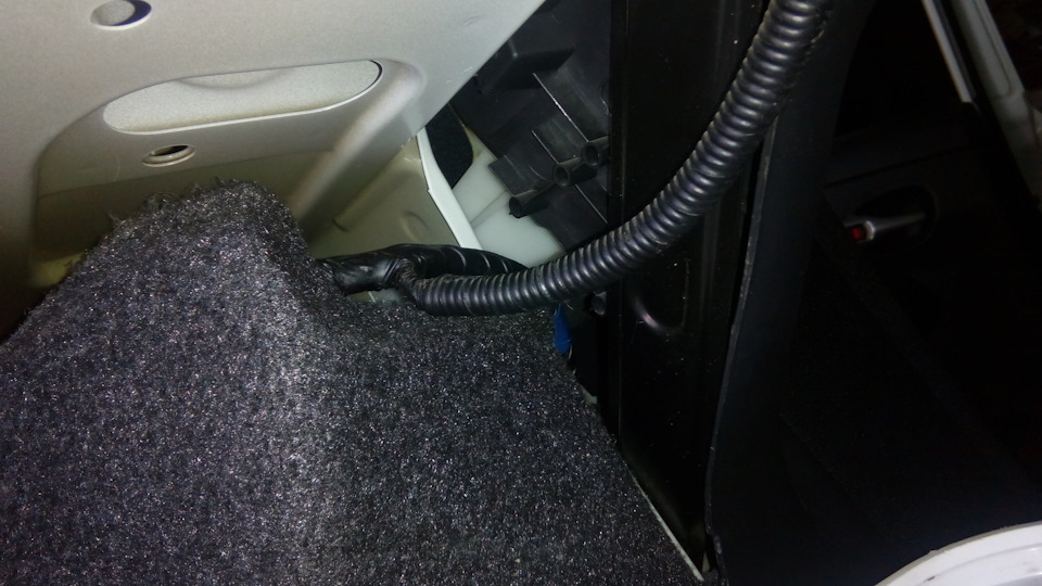 Не работает Доп.Стоп Сигнал — Toyota Corolla (140/150), 1,6 л, 2012 ...