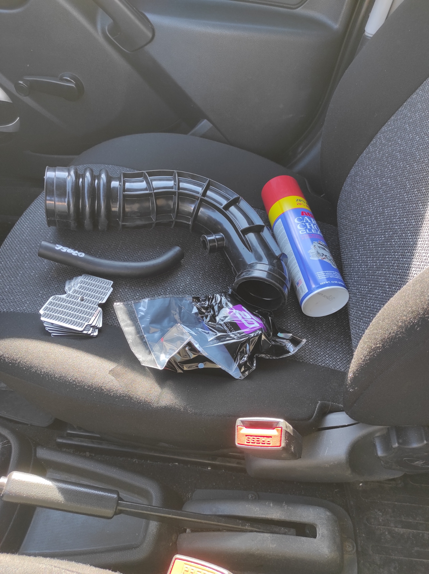 Масло в в гофре и на воздушном фильтре — Lada Гранта, 1,6 л, 2013 года ...