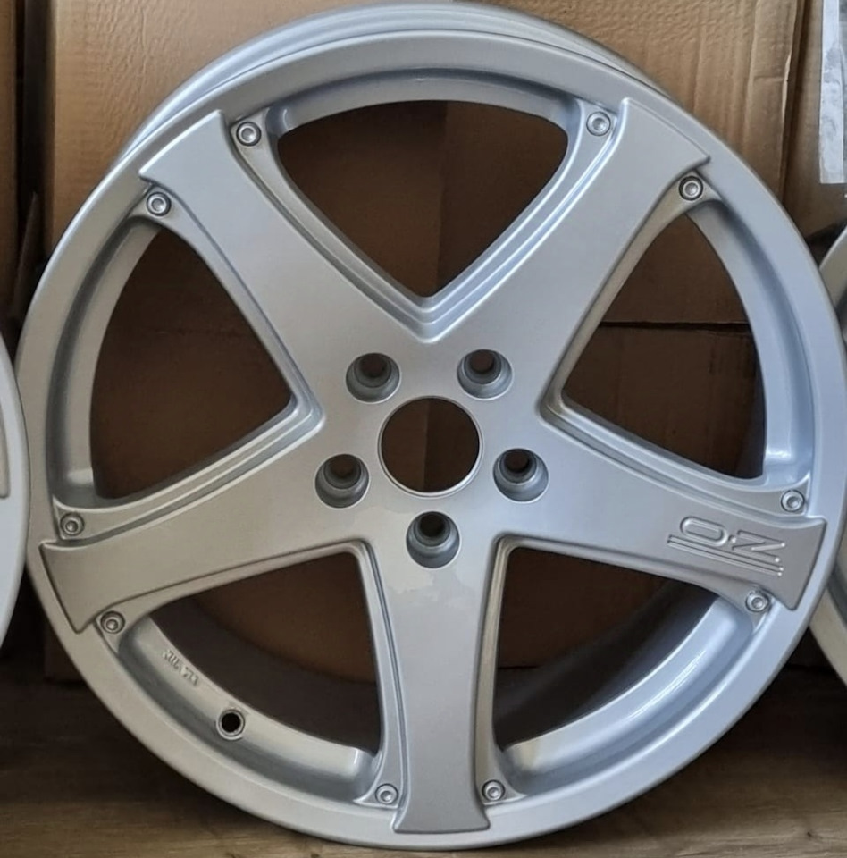 Литые диски OZ 9,5Jx18 ET-40 5x112 на Audi A4 (B7). Б/у | 50 000 ₽ в ...