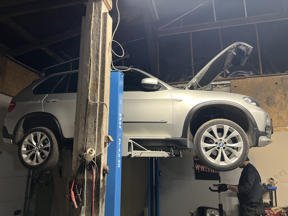 Фото в бортжурнале BMW X5 (E70)