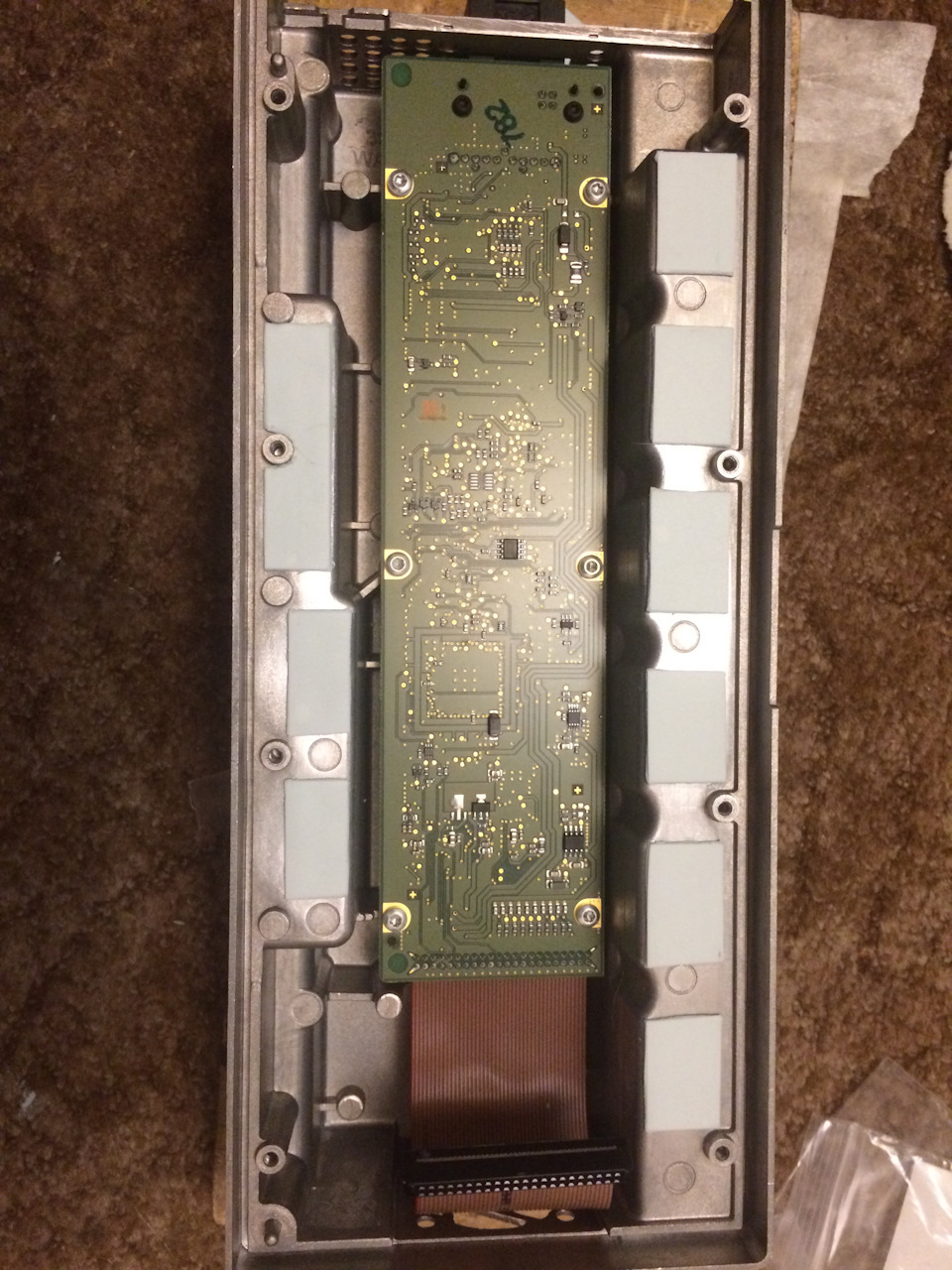 Замена термоинтерфейса усилителя TOP Hifi — BMW X6 (E71/E72), 3 л, 2014 ...