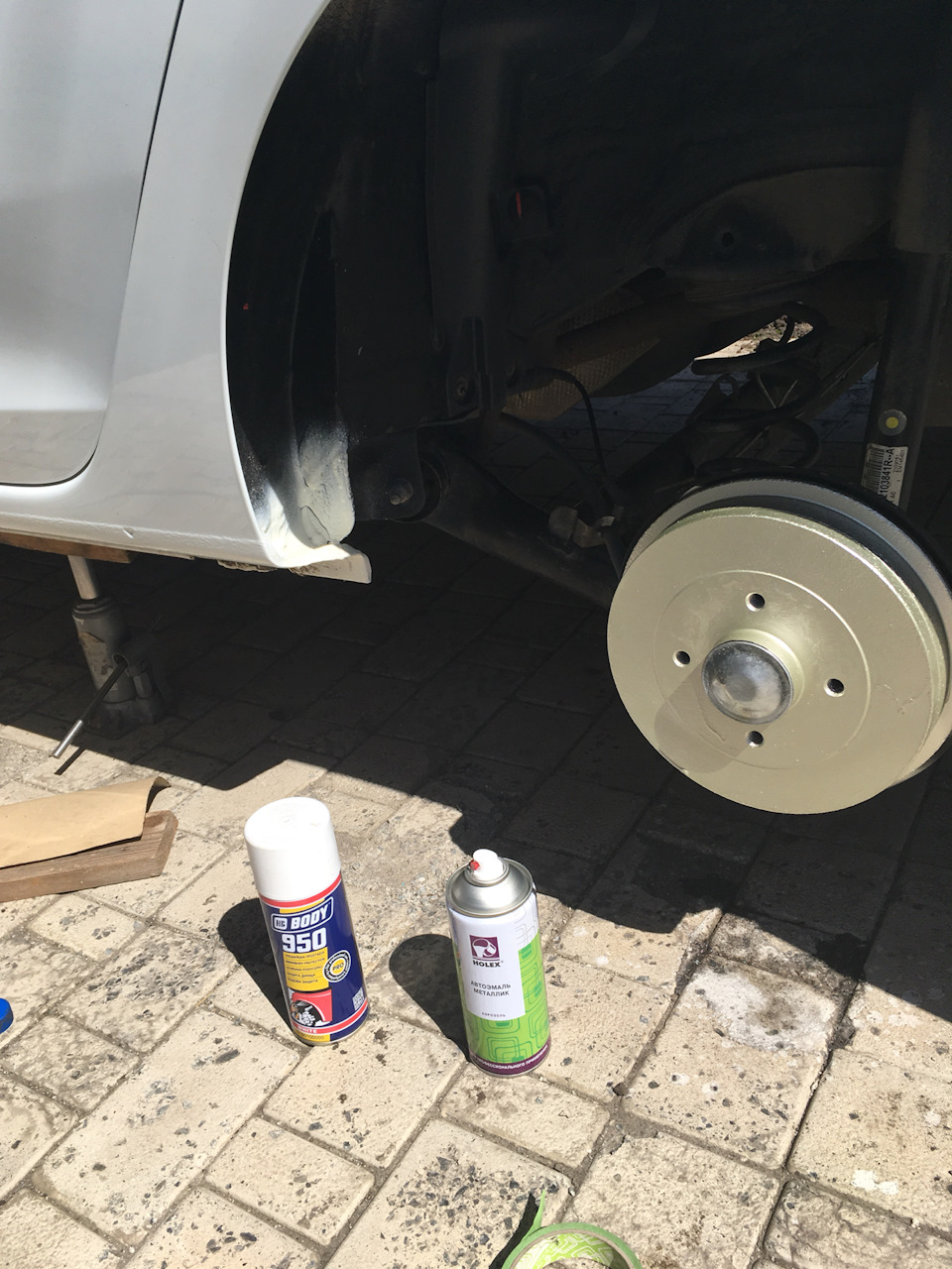 Покраска задних тормозных барабанов — Renault Logan (2G), 1,6 л, 2015 ...