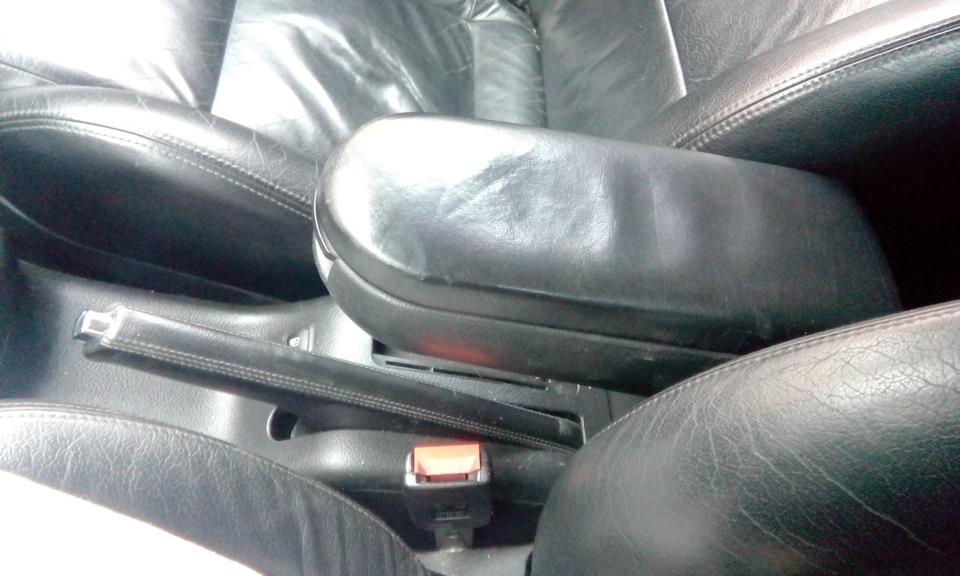 больше кожи … — Volkswagen Golf Mk4, 1,6 л, 2000 года | аксессуары | DRIVE2