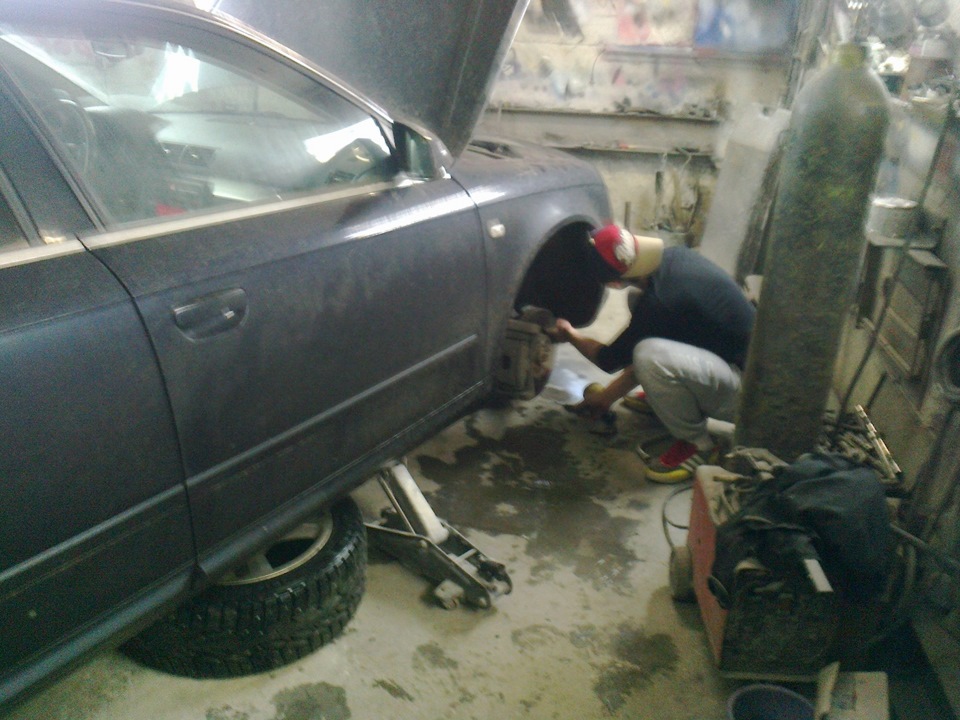 Светодиоды + ксенон в противотуманки ставил сам с другом! — Audi A4 (B7 ...