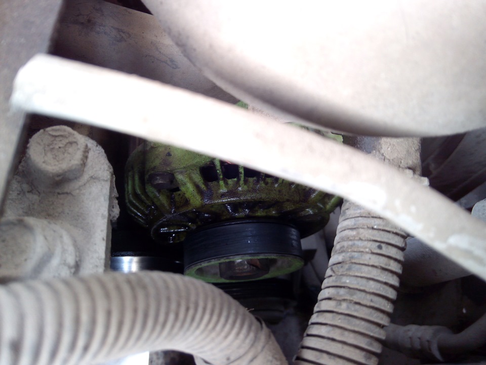 Следы масла под капотом… — Nissan Almera I (N15), 1,6 л, 1997 года ...