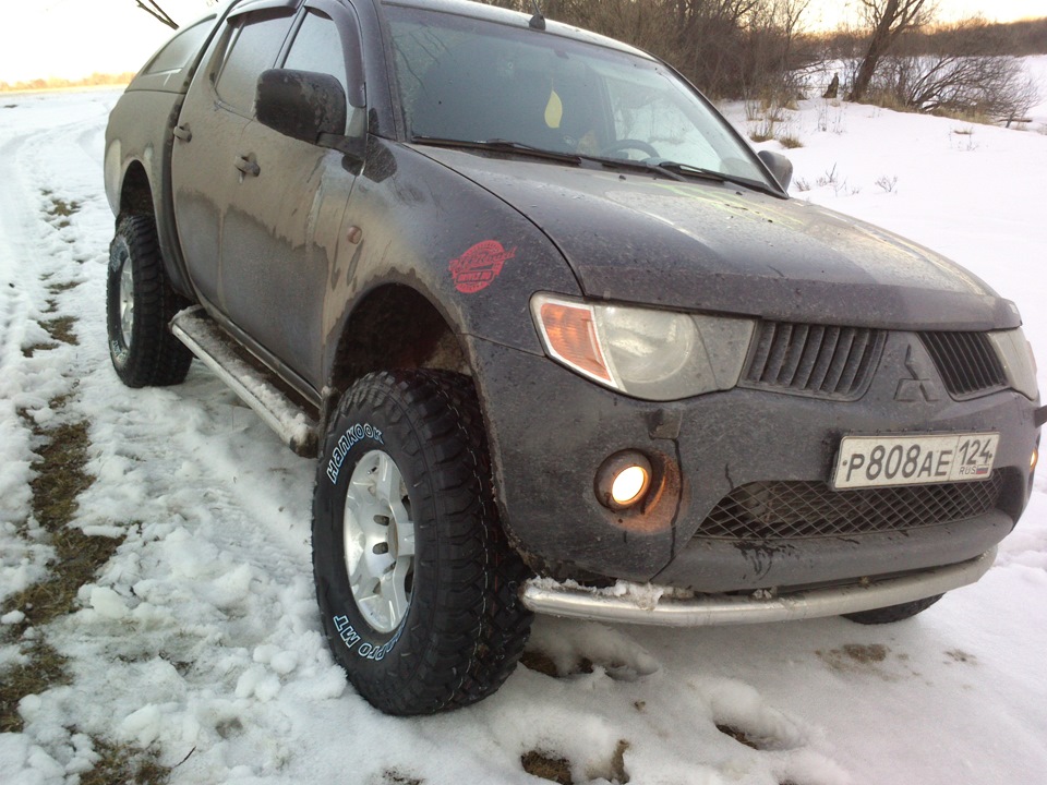 285 r16. 285/75 R16 на l200. Mitsubishi l200 285/75 r16. 265 65 17 На л 200 Митсубиси. 205/80 Р 16 на л 200 Мицубиси.