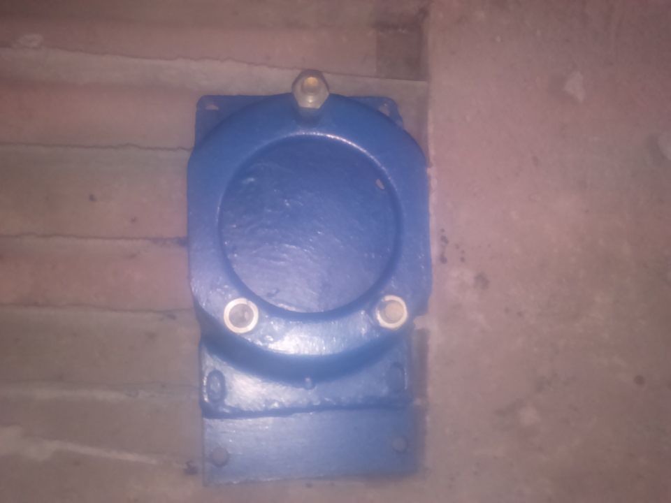 Кронштейн запаски вверх)) — Chevrolet Niva (1G), 1,7 л, 2006 года ...