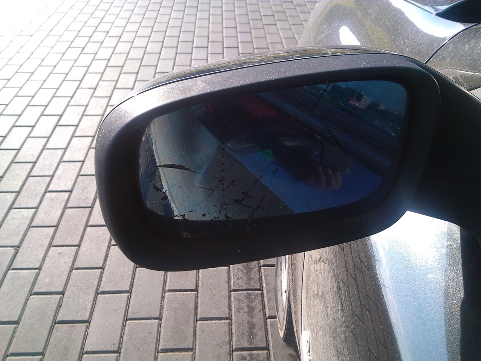 заменил зеркало — Renault Laguna II, 1,9 л, 2002 года | ДТП | DRIVE2