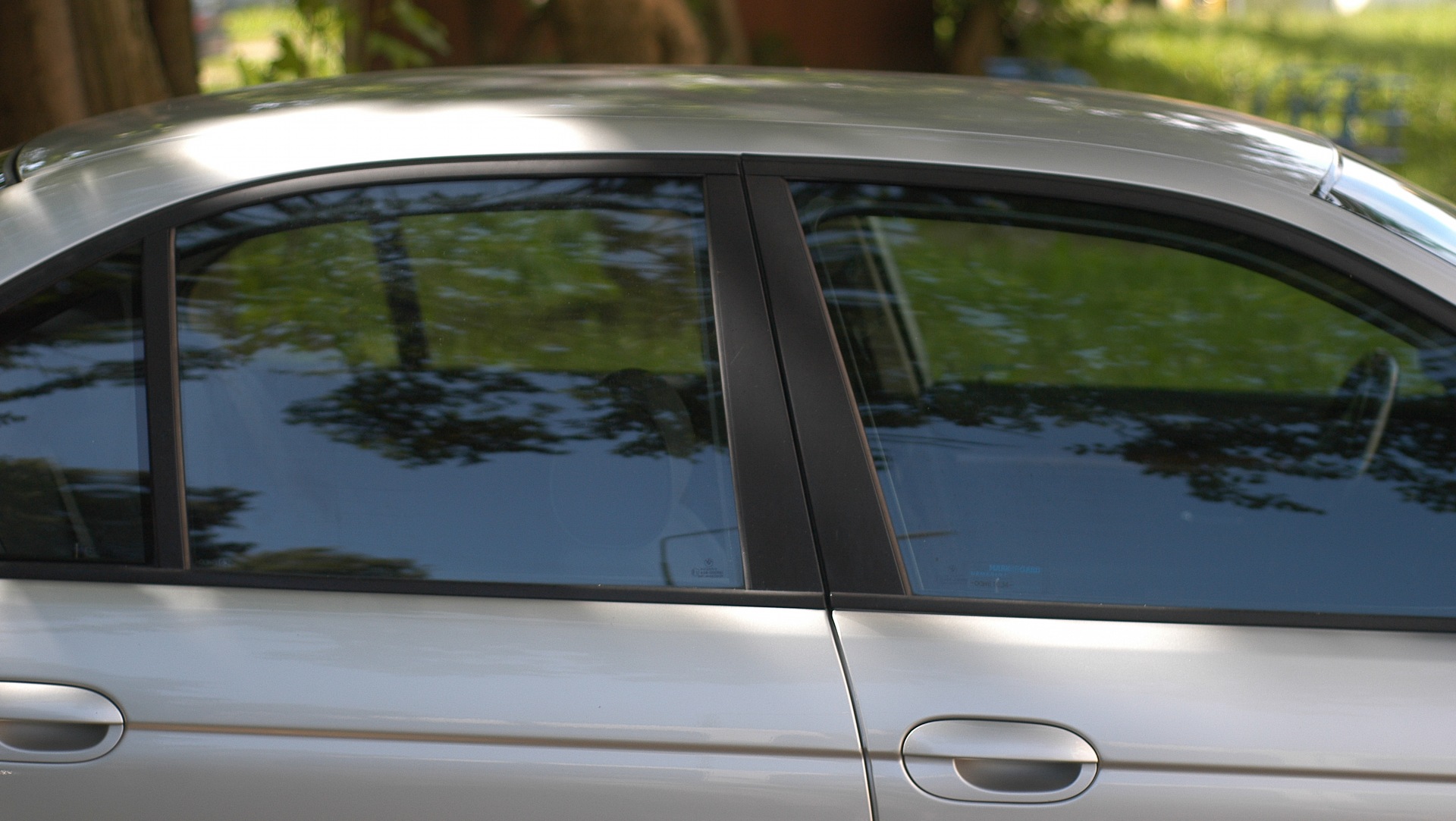 Штраф за дефлекторы на окнах автомобиля 2024. Opel Omega b SD 94-03 дефлектор окон. Ветровики Омега б. Дефлектор стекол Опель Омега б. Дефлекторы на окна автомобиля.