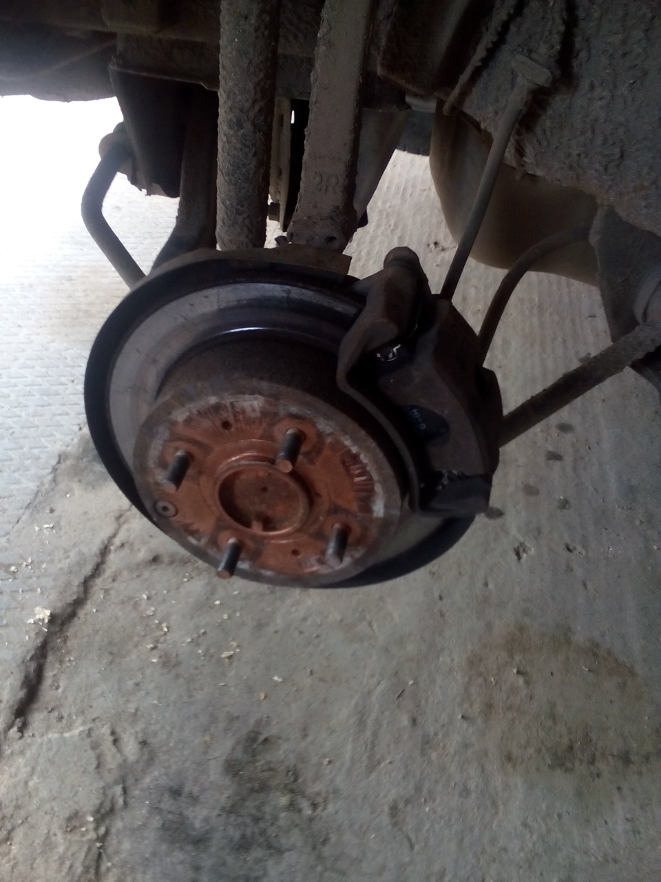 Это неправильные пчелы, или кто гудит в колесе… — Mitsubishi Legnum, 1 ...