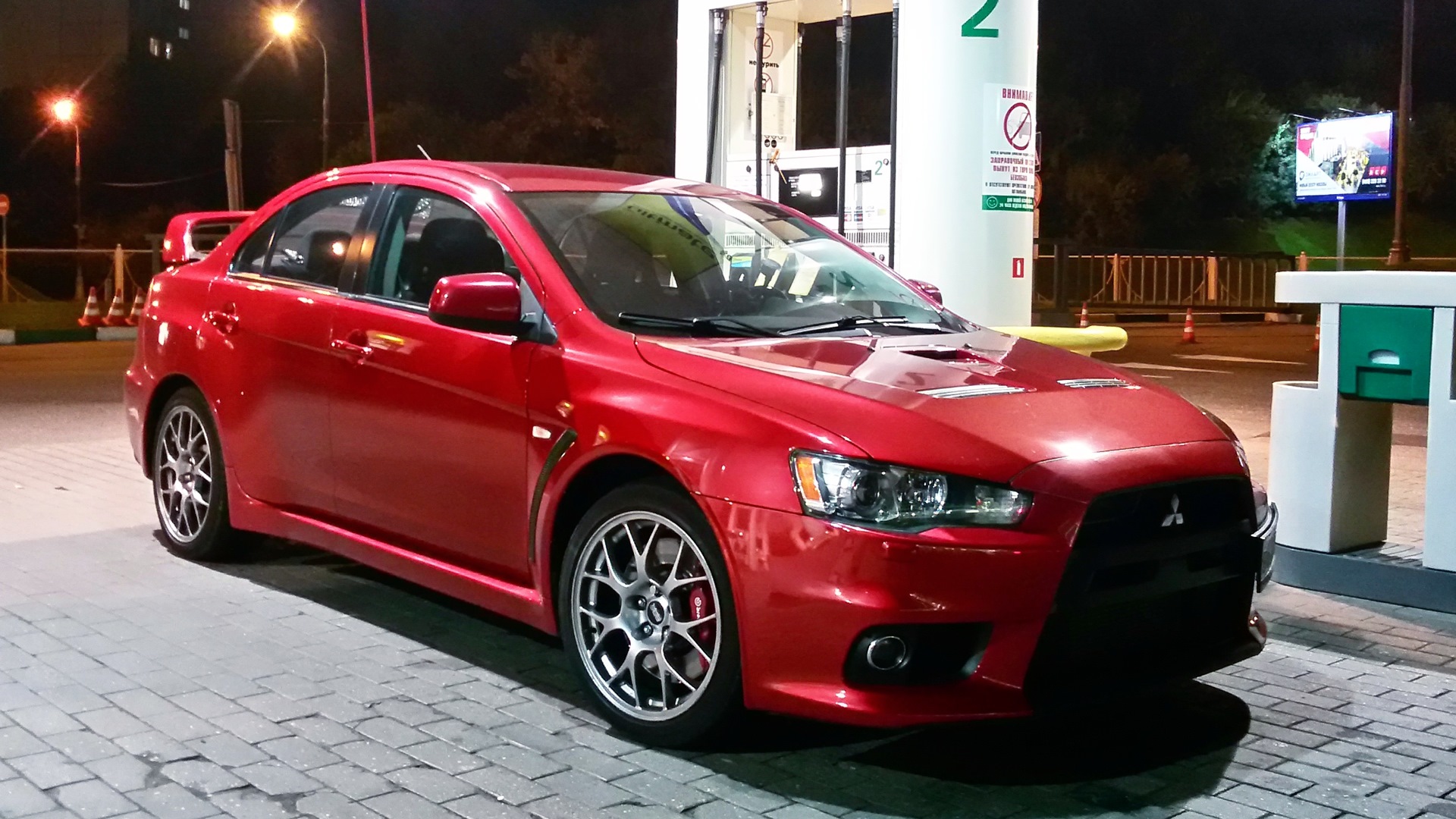 Mitsubishi Lancer 10 красный