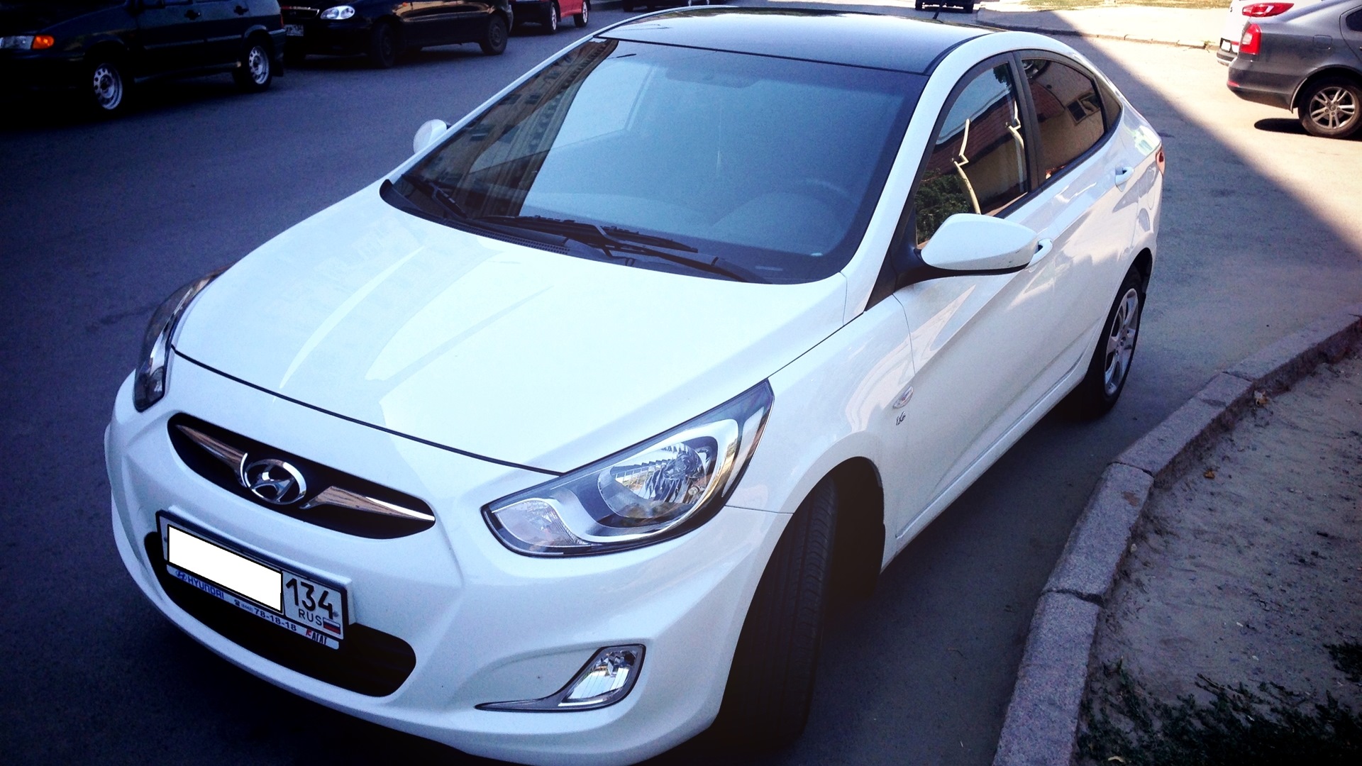 Hyundai Solaris 1.6 бензиновый 2014 | 