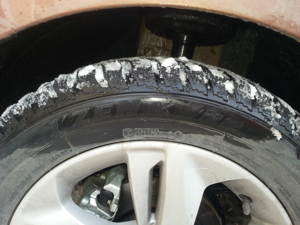 Шины 82. Kumho i'Zen kw22 205/55 r16 91t шипы. XRAY 205/55 r16. 205 55 R16 x ray. Антискол резина XRAY.