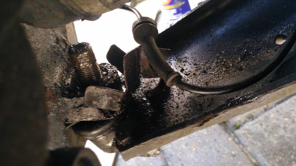 Вот как Надо менять шаровую опору — Renault Laguna II, 1,9 л, 2002 года ...