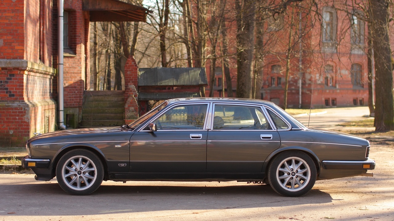 Jaguar xj40 Daimler