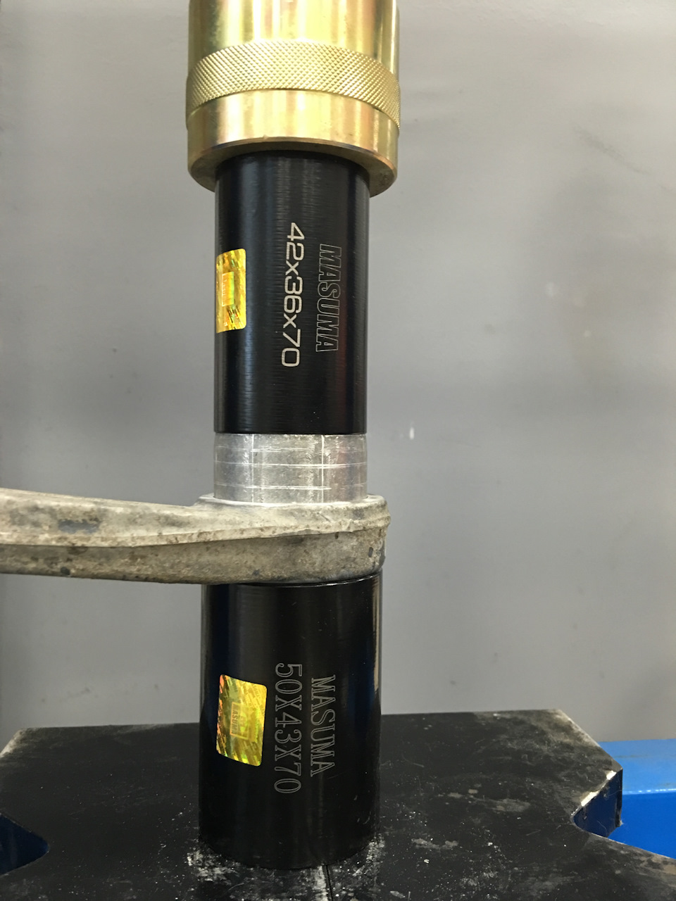 Процесс запрессовки (малый сайлентблок — Peugeot 407 Coupe