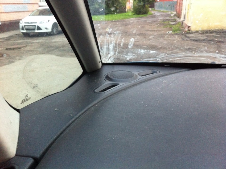 Разбор панели над пищалками. — Citroen C3 Picasso, 1,4 л, 2009 года ...