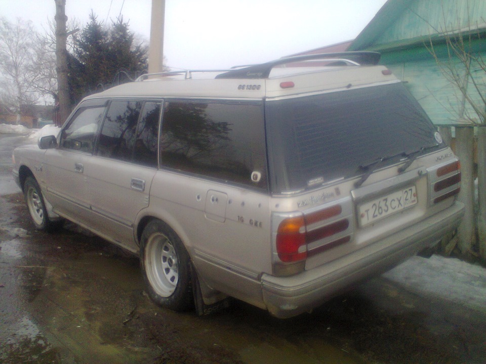 toyota crown s130 wagon